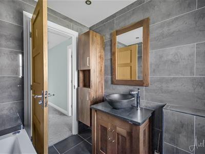 Bathroom/w.c.